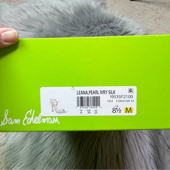 Sam Edelman - Picture 8 of 9